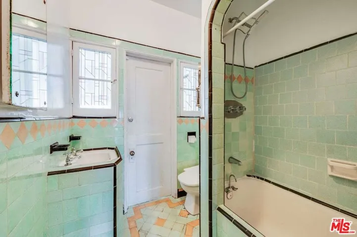 2428 Malabar Street, Los Angeles, California 90033