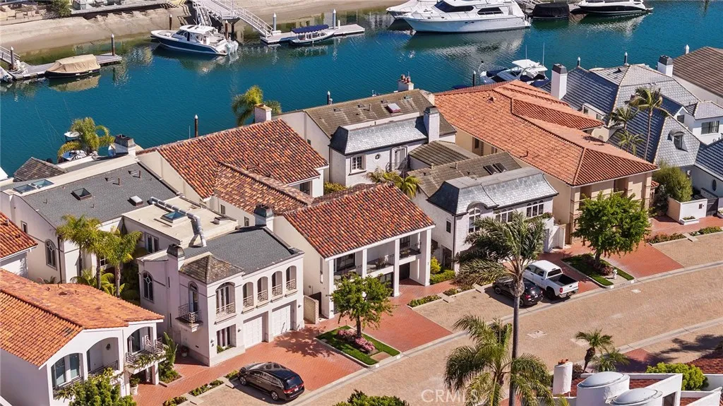 7 Linda, Newport Beach, California 92660, 4 Bedrooms Bedrooms, ,6 BathroomsBathrooms,Residential,For Sale,Linda Isle,LG25064052