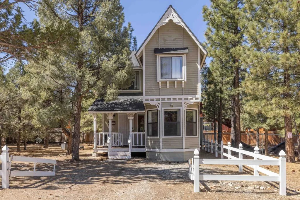 973 Cypress Lane, Big Bear, California 92314 home-pic-0