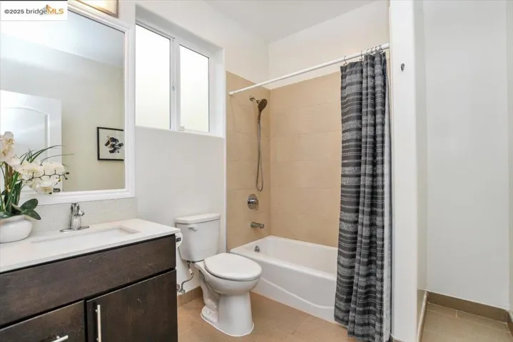 1738 18th Ave, Oakland, California 94606