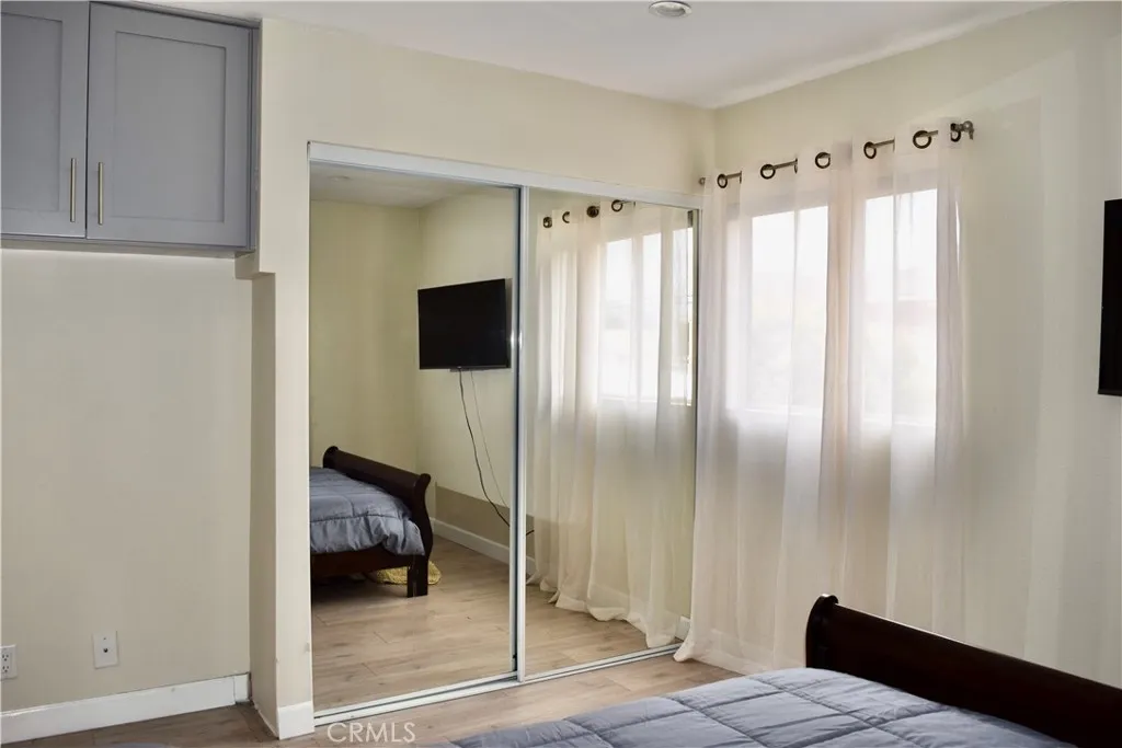 10149 Commerce Avenue 2, Tujunga, California 91042 home-pic-16