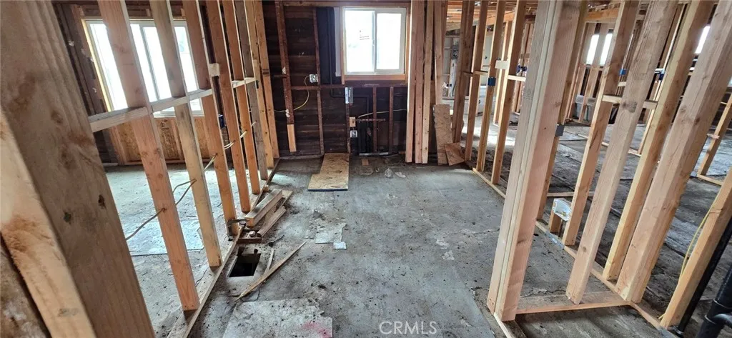 1526 W 105th Street, Los Angeles, California 90047 home-pic-14