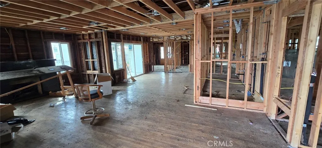 1526 W 105th Street, Los Angeles, California 90047 home-pic-8