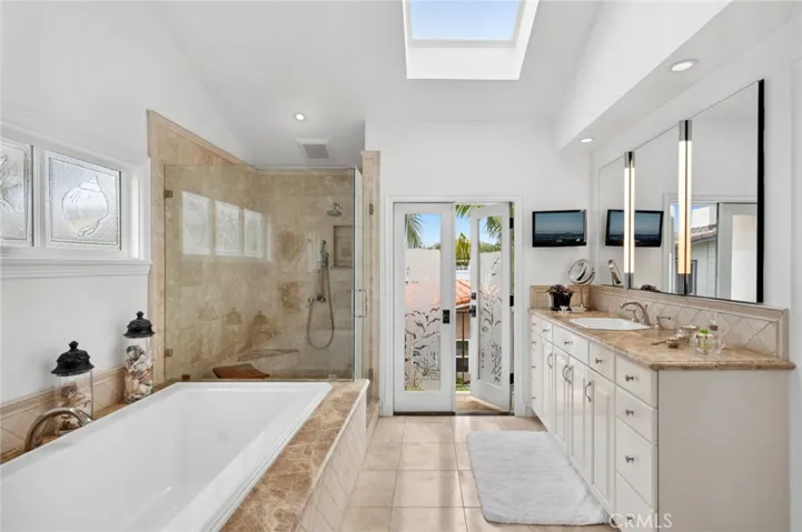 116 Via Trieste, Newport Beach, California 92663