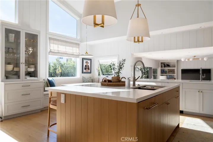 821 Bellis Street, Newport Beach, California 92660