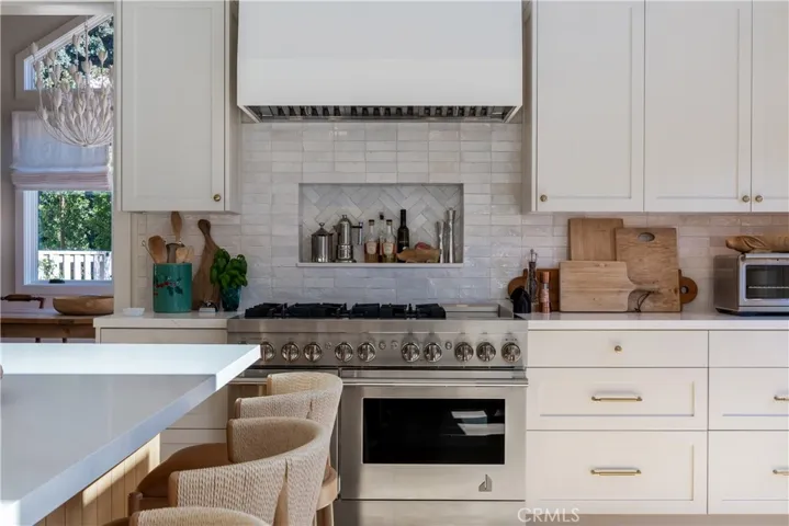 821 Bellis Street, Newport Beach, California 92660