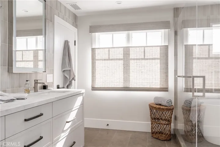 821 Bellis Street, Newport Beach, California 92660