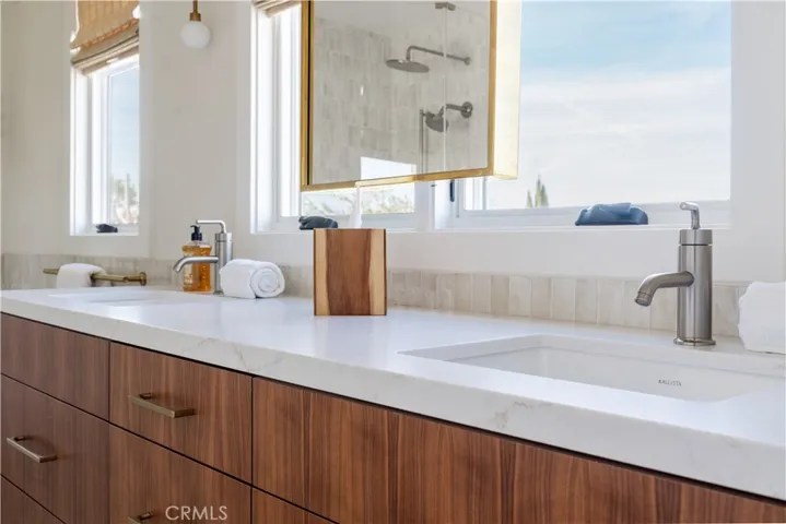 821 Bellis Street, Newport Beach, California 92660