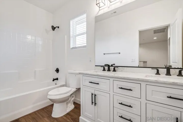 9448 Emerald Grove Ave, Lakeside, California 92040