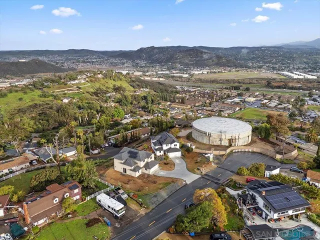 9448 Emerald Grove Ave, Lakeside, California 92040