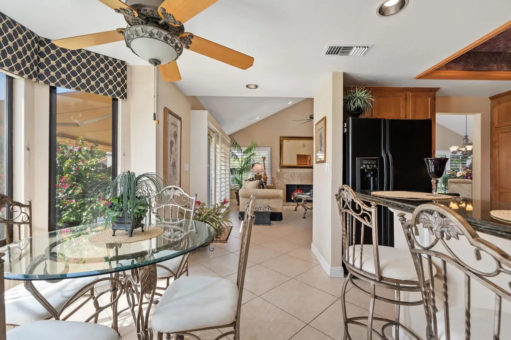 9 Acapulco Drive, Palm Desert, California 92260 home-pic-19