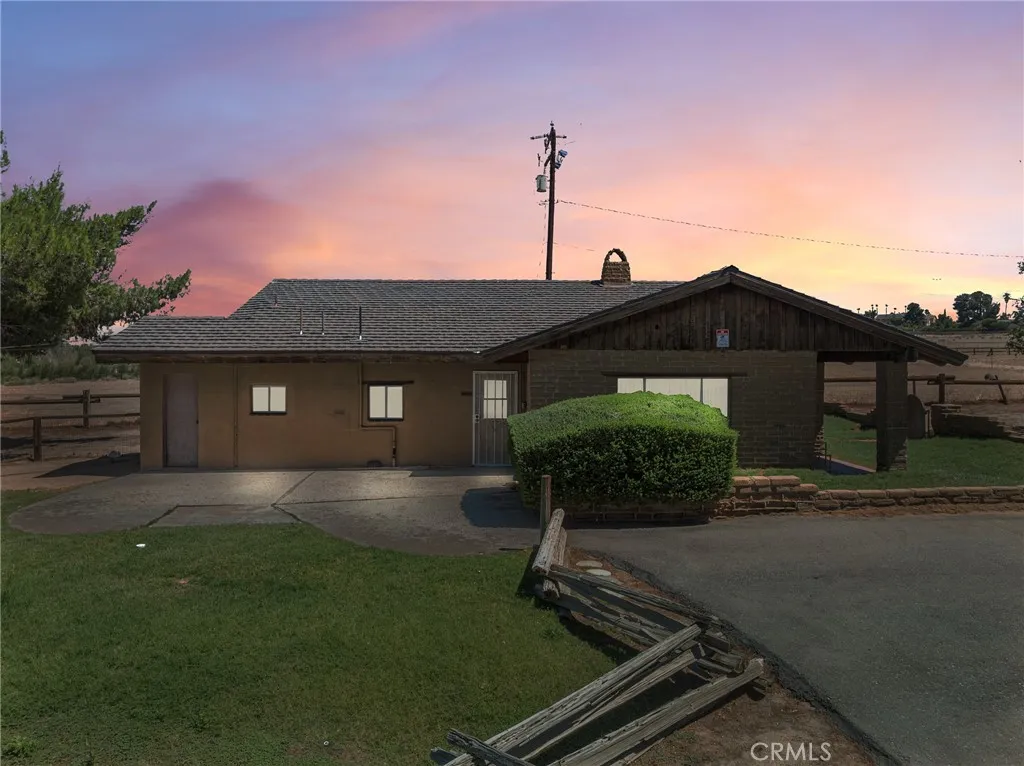 14924 Chamber Lane, Apple Valley, California 92307 home-pic-6