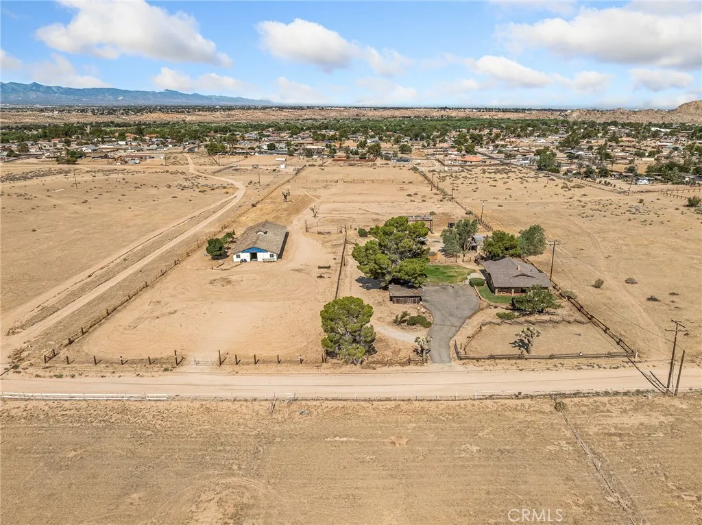 14924 Chamber Lane, Apple Valley, California 92307 home-pic-3