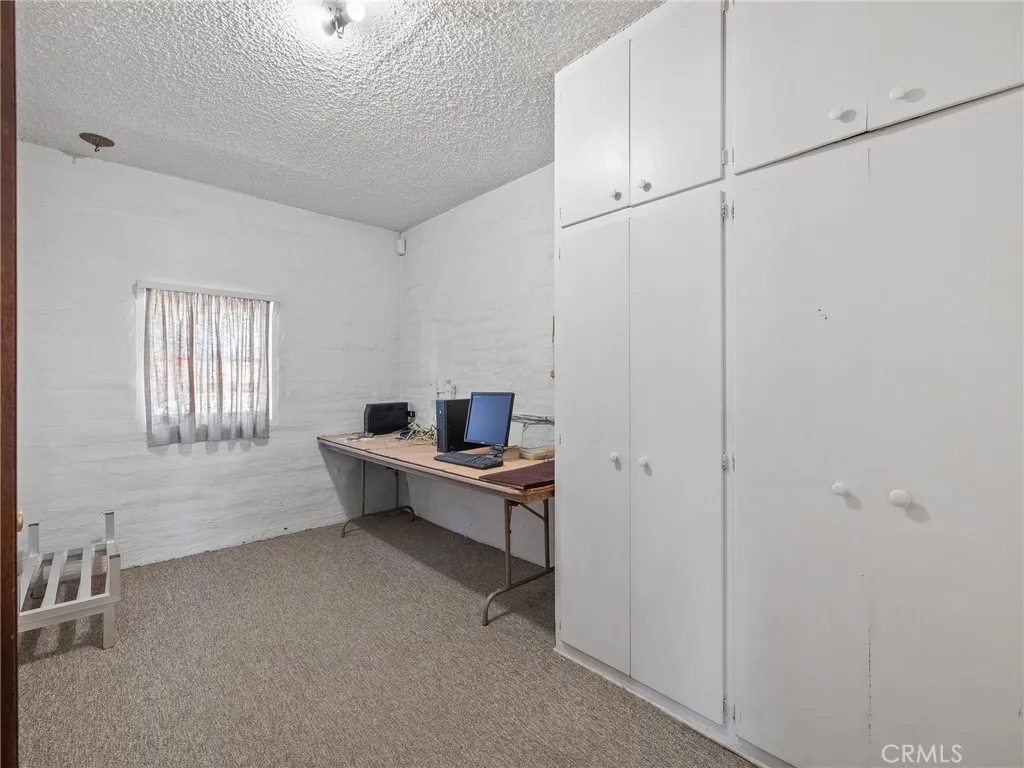 14924 Chamber Lane, Apple Valley, California 92307 home-pic-22