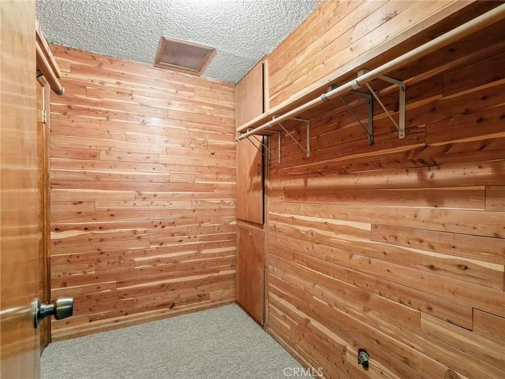 14924 Chamber Lane, Apple Valley, California 92307 home-pic-24