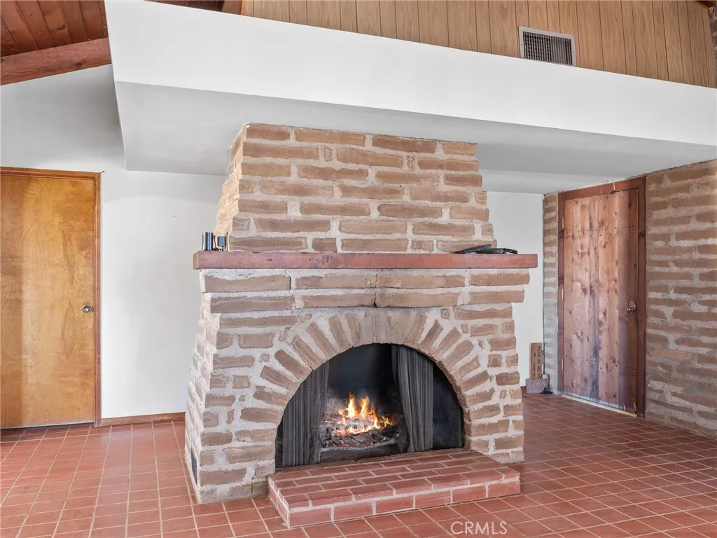 14924 Chamber Lane, Apple Valley, California 92307 home-pic-8