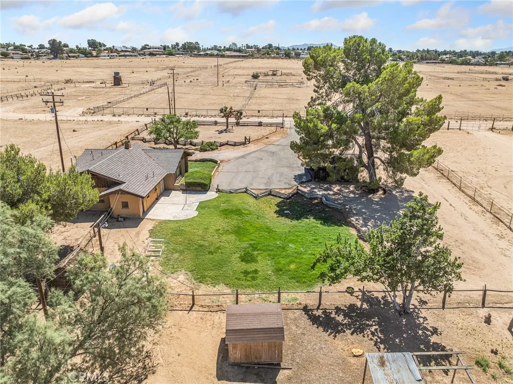 14924 Chamber Lane, Apple Valley, California 92307 home-pic-5