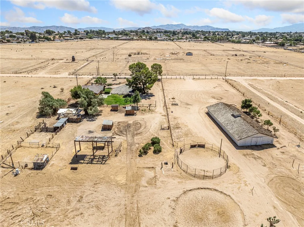 14924 Chamber Lane, Apple Valley, California 92307 home-pic-37