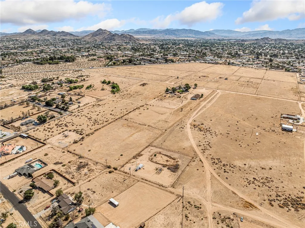 14924 Chamber Lane, Apple Valley, California 92307 home-pic-30