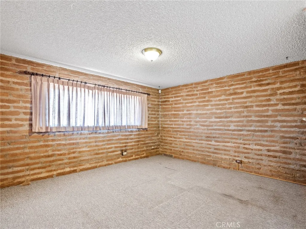 14924 Chamber Lane, Apple Valley, California 92307 home-pic-23