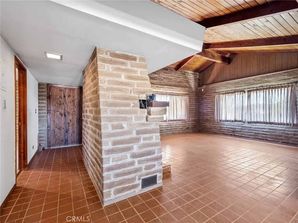 14924 Chamber Lane, Apple Valley, California 92307 home-pic-10