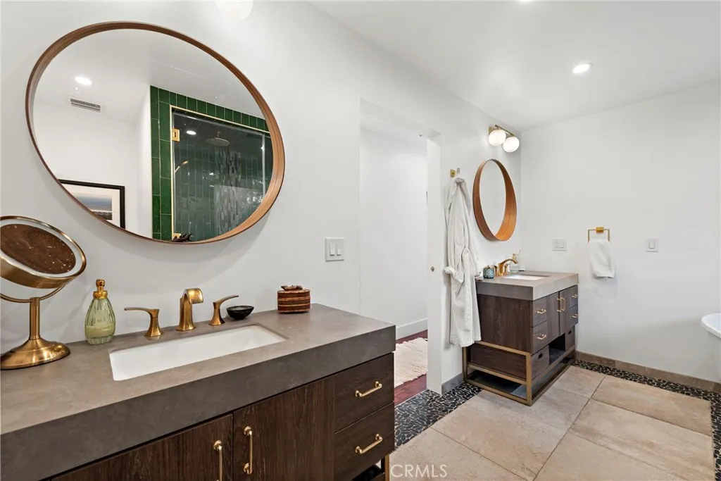 1013 E Acacia Avenue, El Segundo, California 90245 home-pic-12