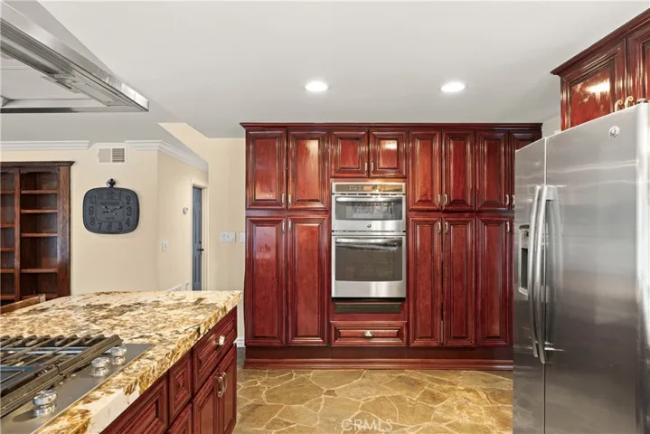 Oven and microwave