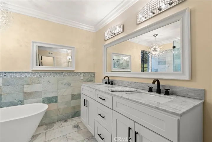 Double vanity