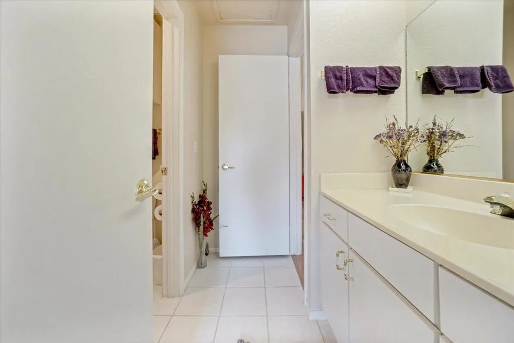 33854 Palm Lake Circle, Thousand Palms, California 92276 home-pic-9