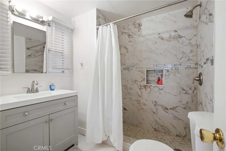 111 Bay Shore Avenue, Long Beach, California 90803