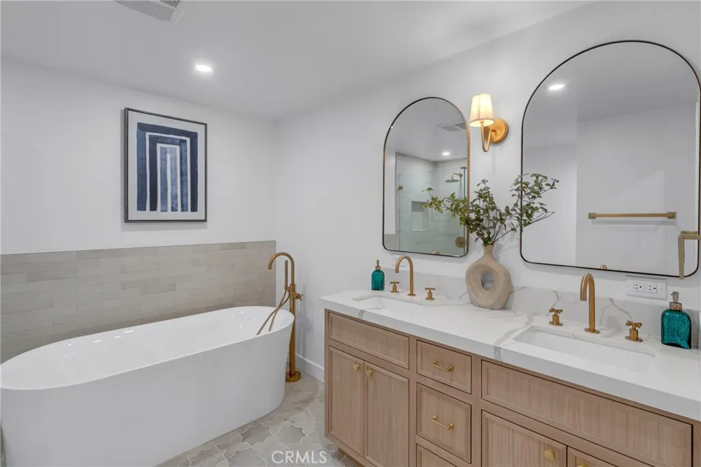 3649 Mount Vernon Drive, View Park, California 90008 home-pic-27