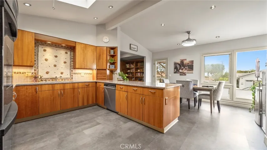 2144 Noble View Drive, Rancho Palos Verdes, California 90275