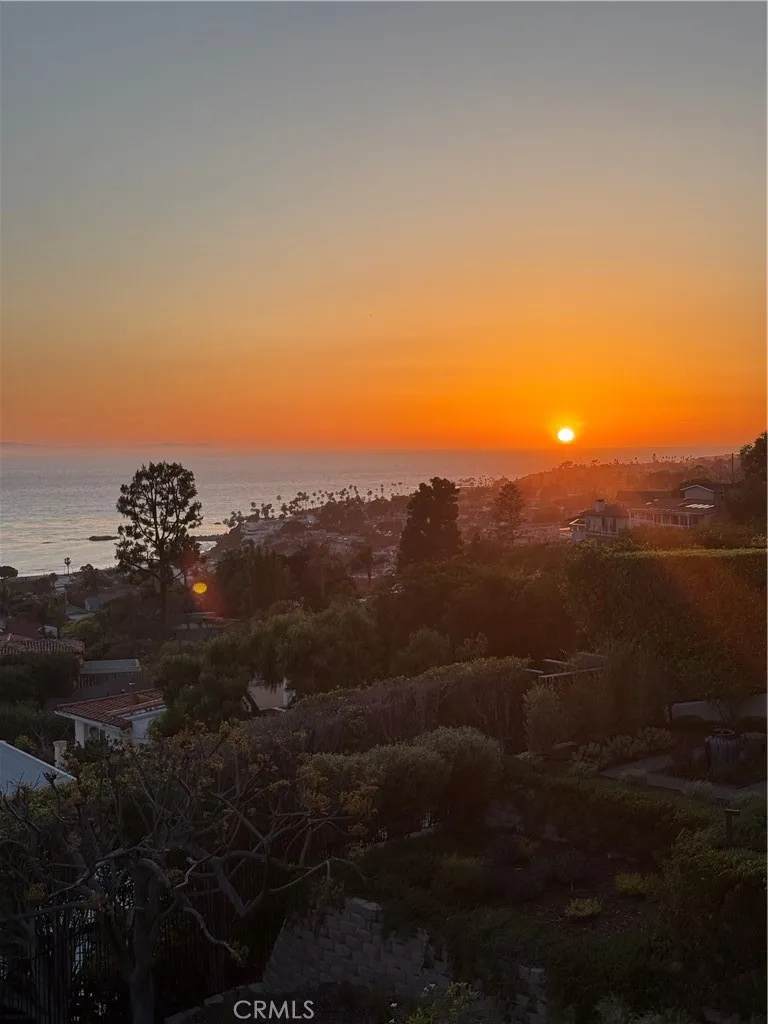 1061 Skyline Drive, Laguna Beach, California 92651 home-pic-25