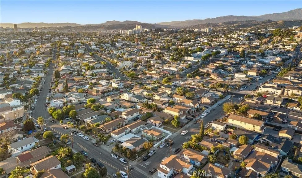 819 N Hicks Avenue, Los Angeles, California 90063 home-pic-37