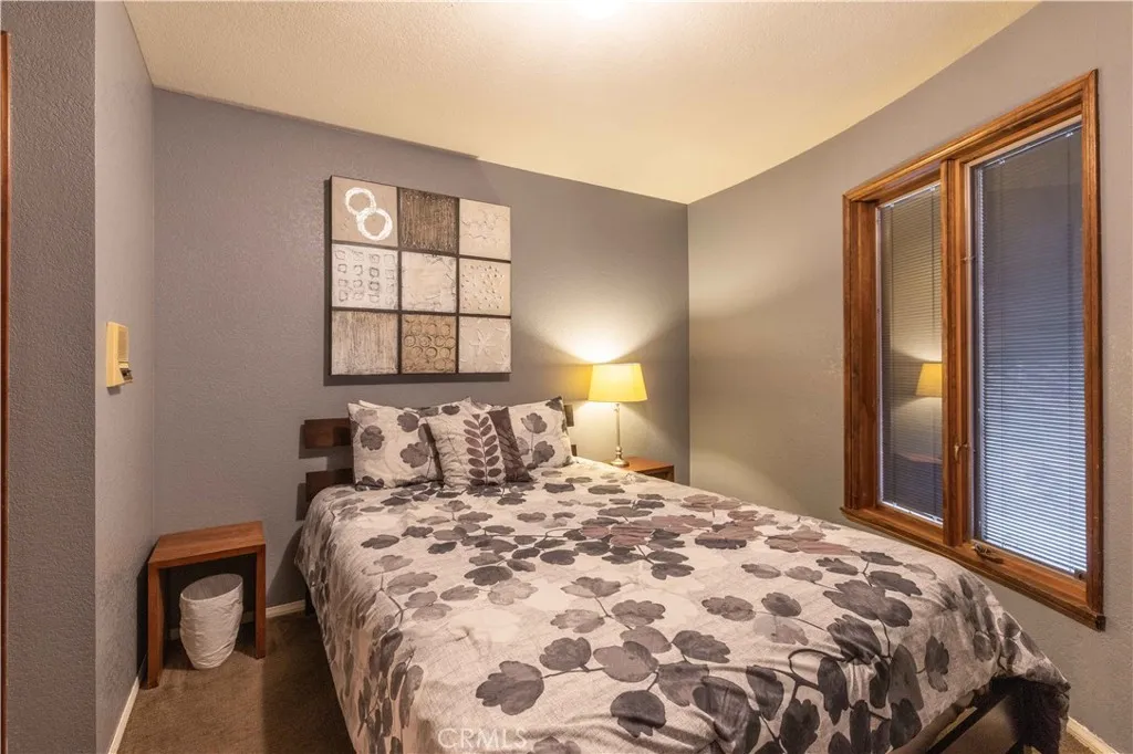 520 Pinewood Court, Big Bear City, California 92314 home-pic-22