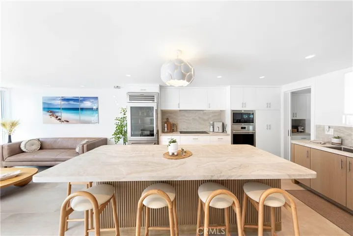 725 Avocado Avenue 115, Corona Del Mar, California 92625
