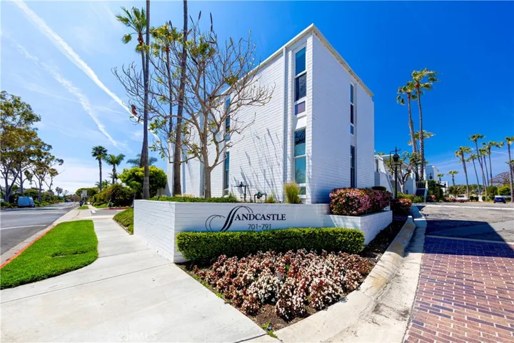 725 Avocado Avenue 115, Corona Del Mar, California 92625