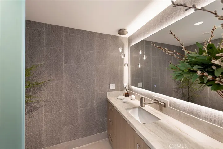 725 Avocado Avenue 115, Corona Del Mar, California 92625