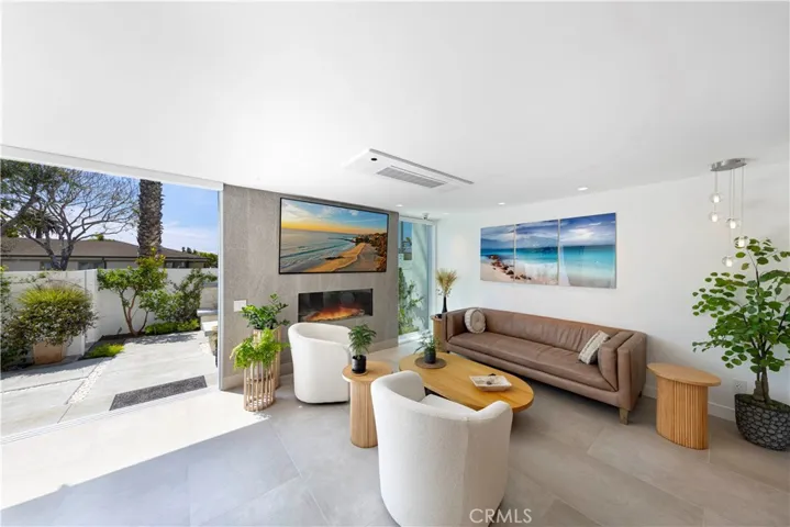 725 Avocado Avenue 115, Corona Del Mar, California 92625