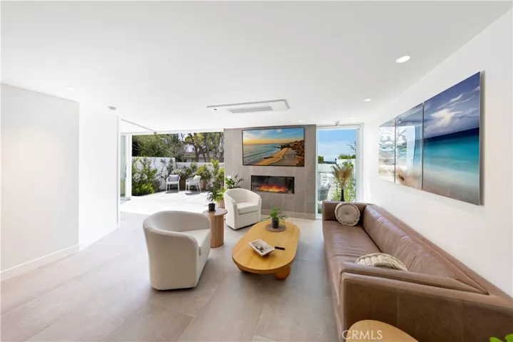 725 Avocado Avenue 115, Corona Del Mar, California 92625