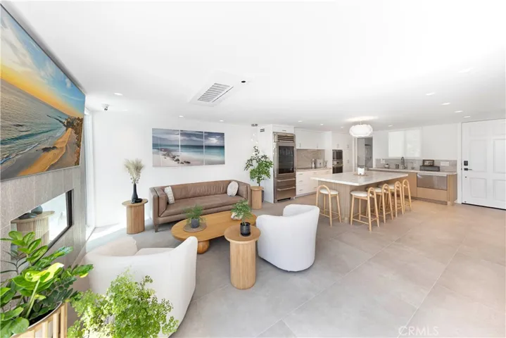 725 Avocado Avenue 115, Corona Del Mar, California 92625