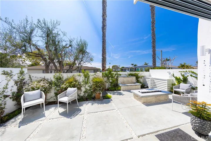 725 Avocado Avenue 115, Corona Del Mar, California 92625