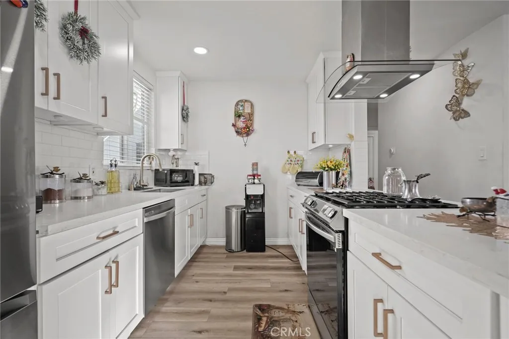 7323 Camellia Avenue, North Hollywood, California 91605 home-pic-13