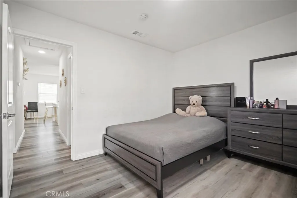 7323 Camellia Avenue, North Hollywood, California 91605 home-pic-17