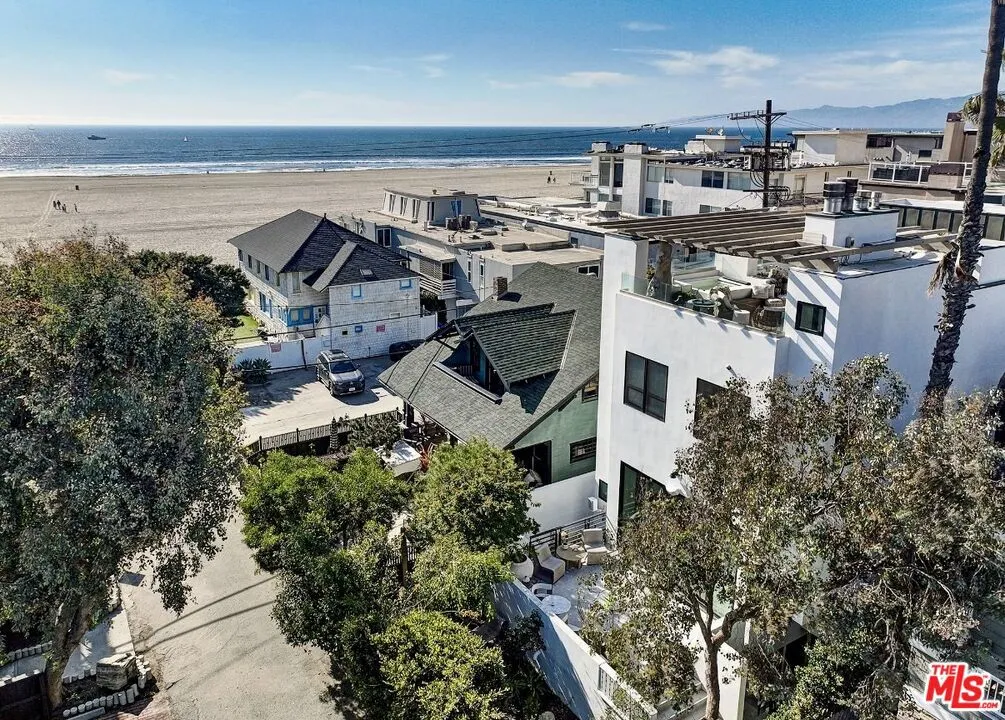 15 Reef Street, Marina Del Rey, California 90292 home-pic-1