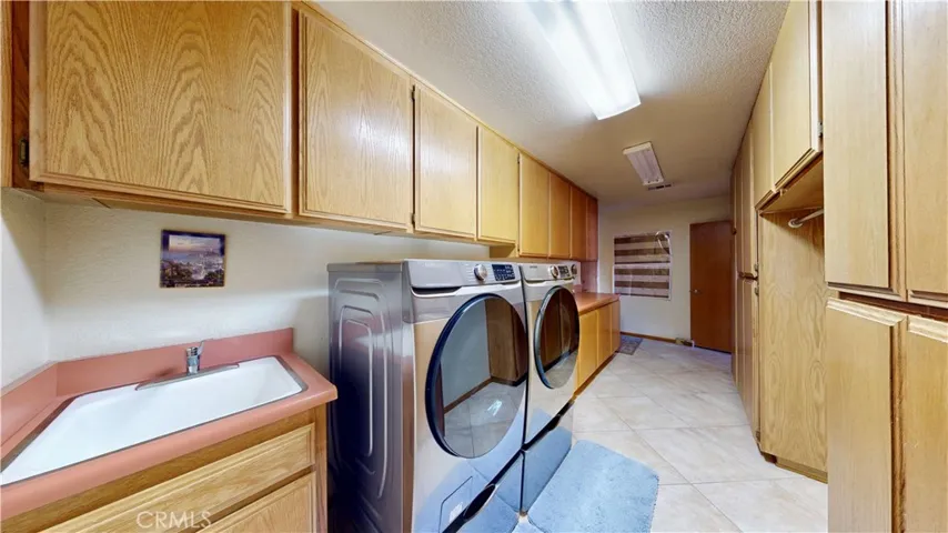 16450 Tao Road, Apple Valley, California 92307