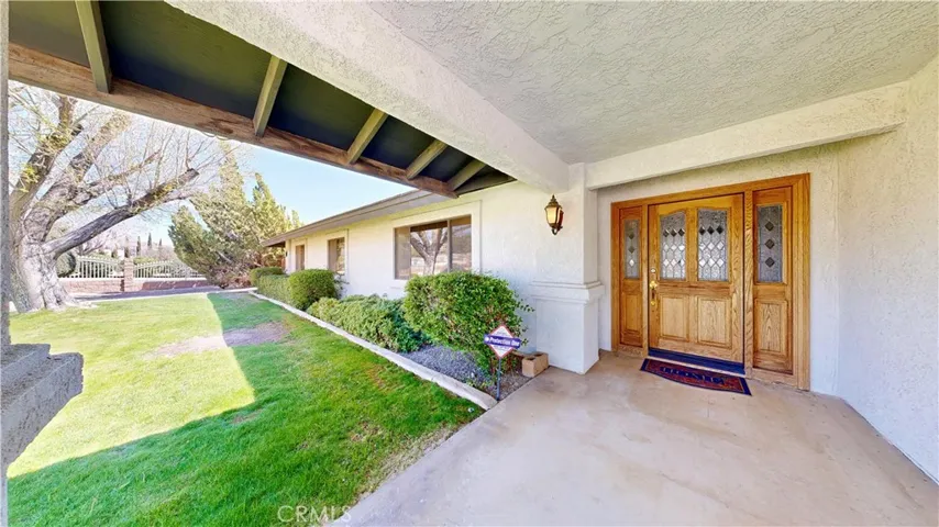 16450 Tao Road, Apple Valley, California 92307