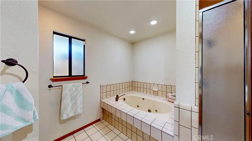 16450 Tao Road, Apple Valley, California 92307