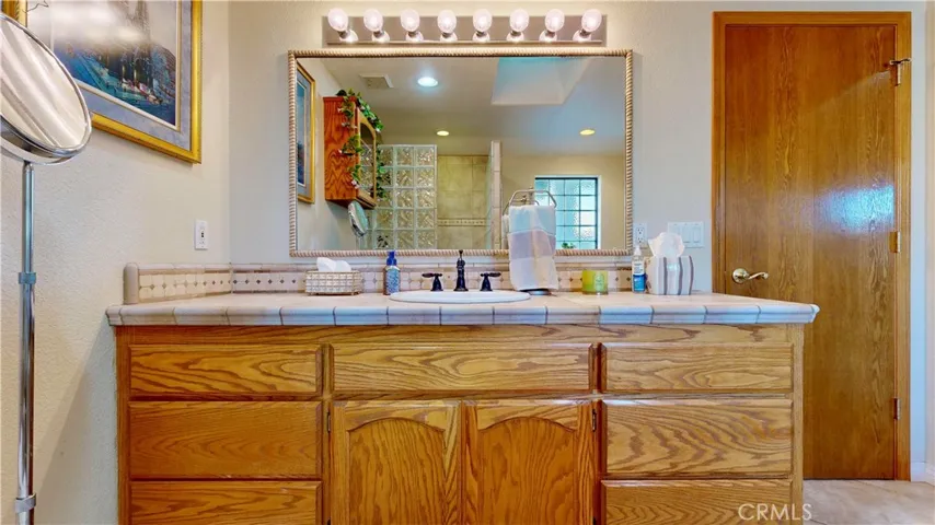 16450 Tao Road, Apple Valley, California 92307