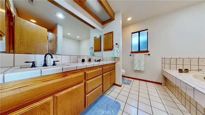 16450 Tao Road, Apple Valley, California 92307